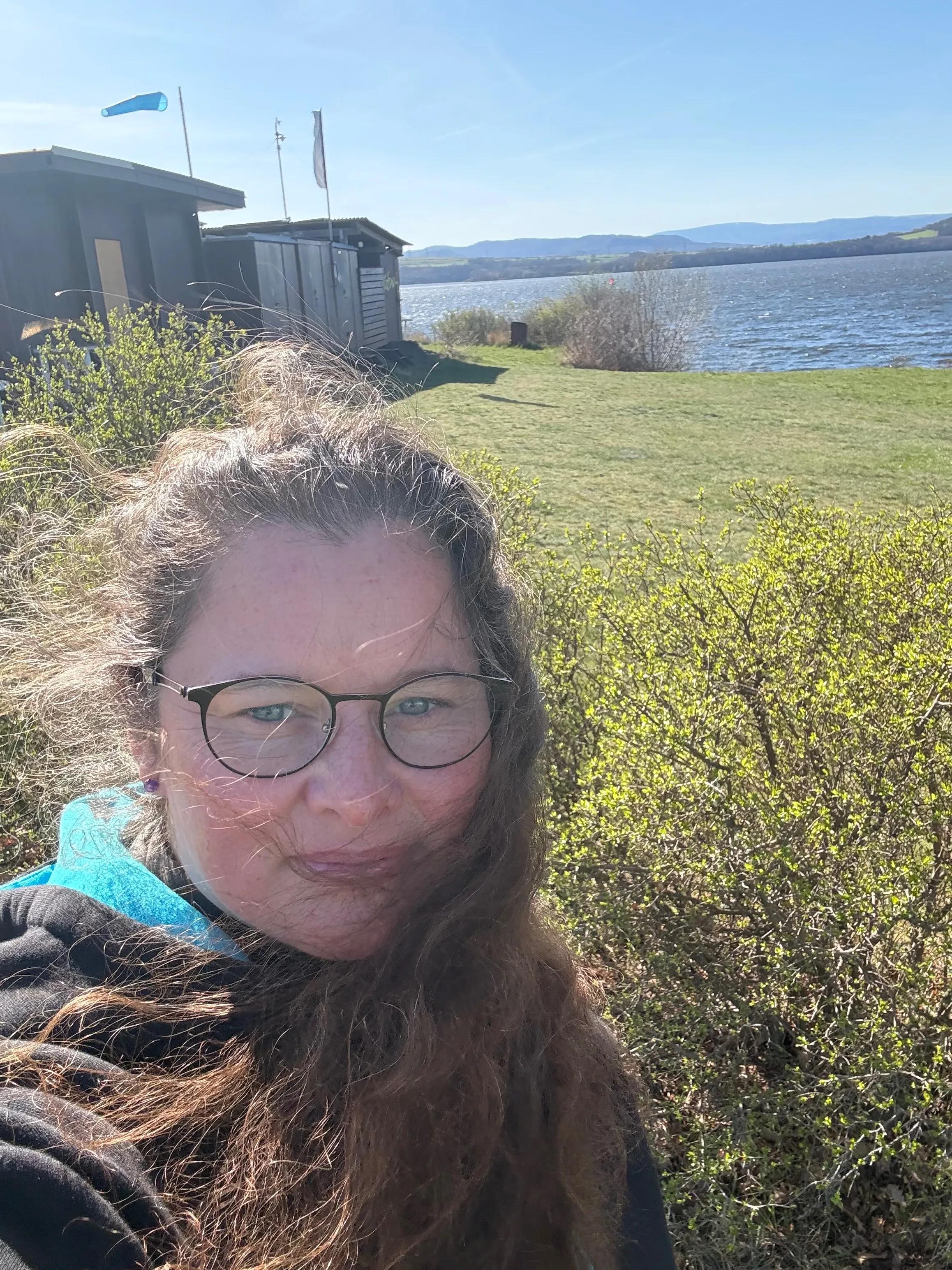 Michaela RYNYS Sváčková Runová věštba, Šamanské léčení a cestování, Homeopatie, Kraniosakralní ter., léčení zvířátek.